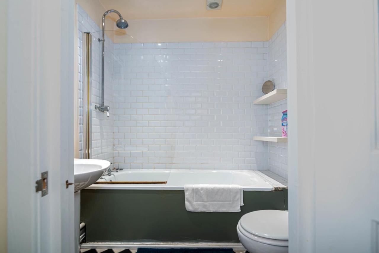 Guestready - Former Pub-Turned-One Bedroom Flat Londen Buitenkant foto